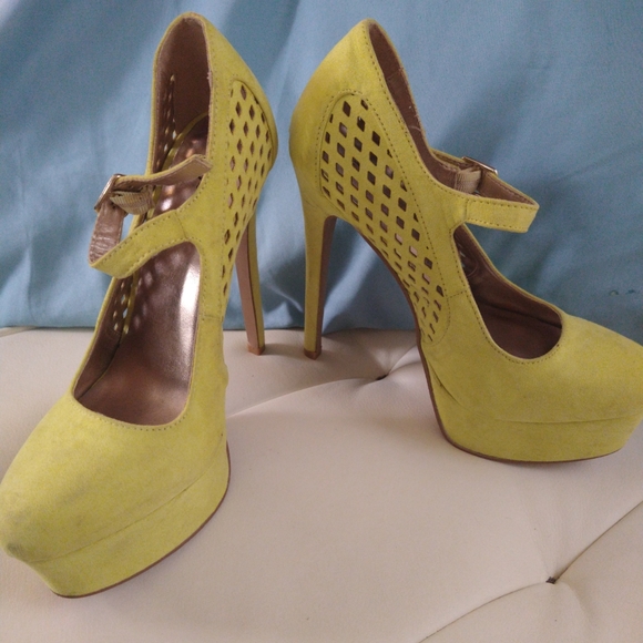 Qupid Size 7 High Heels Stilettos - Picture 3 of 10